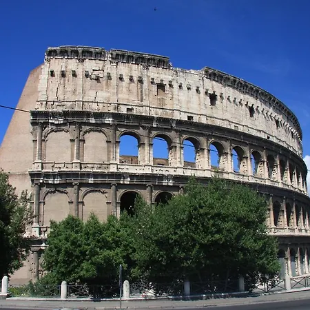 Viale Del Colosseo Отель типа 