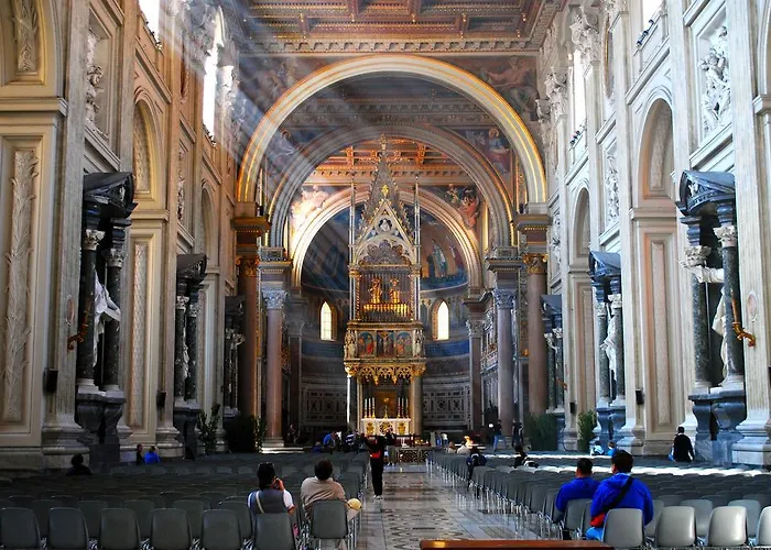 Viale Del Colosseo Couette-café Rome